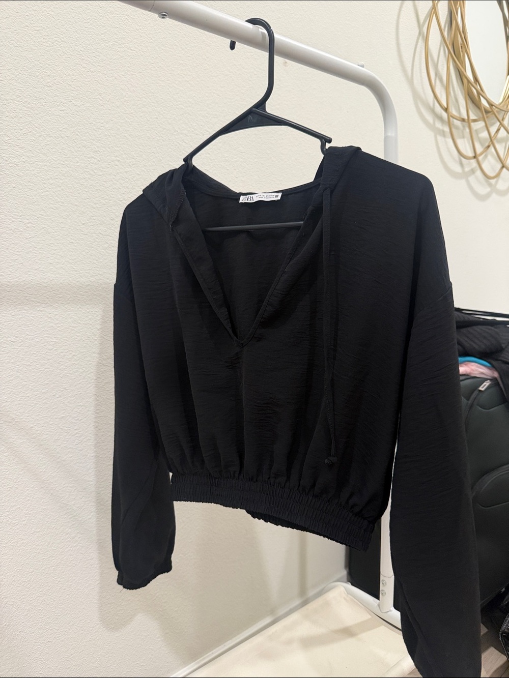 Zara Black V-Neck Hooded Cropped Sweatshirt